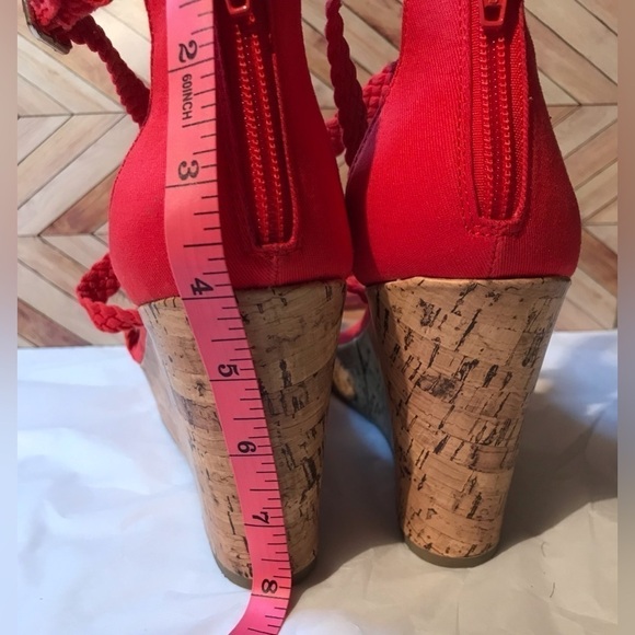 MOSSIMO SIZE 9 1/2 RED WEDGE SHOES EUC - Picture 5 of 7